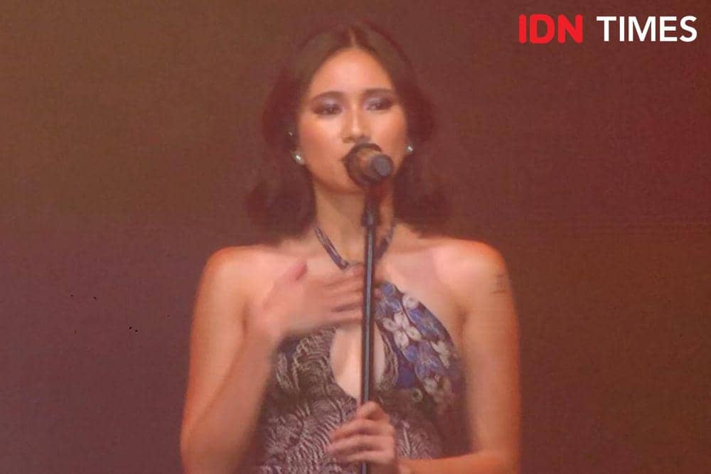 penampilan NIKI di konser Nicole World Tour 2023 pada Rabu (27/9/2023) (IDN Times/Elizabeth Chiquita)