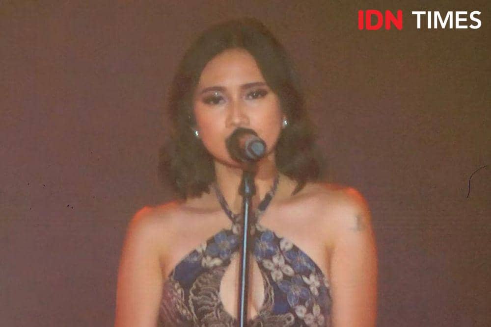 Konser di Indonesia, NIKI Ajak Penonton Baper Bareng!