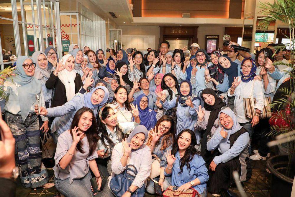 potret Agus Yudhoyono-Annisa dan para ibu nobar Air Mata di Ujung Sajadah (instagram.com/agusyudhoyono)