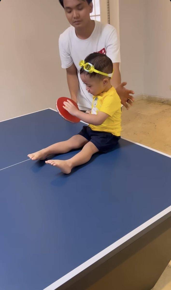 potret gemas Rayyanza latihan tenis meja (Instagram.com/raffinagita1717)