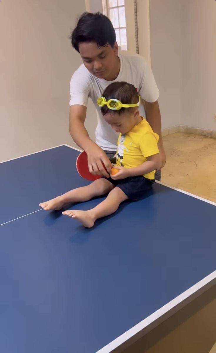 potret gemas Rayyanza latihan tenis meja (Instagram.com/raffinagita1717)