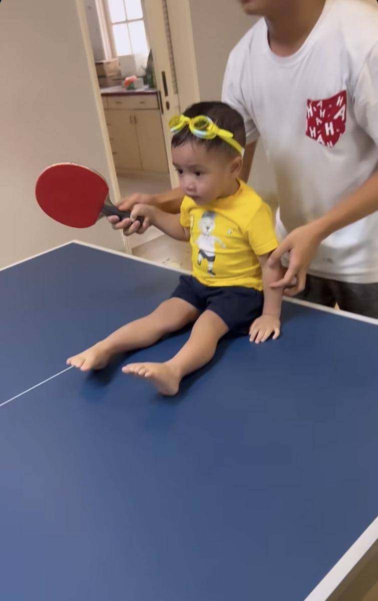 potret gemas Rayyanza latihan tenis meja (Instagram.com/raffinagita1717)