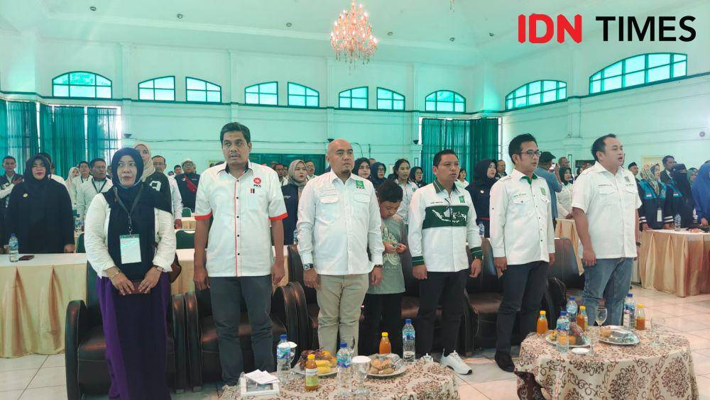 Sejumlah perwakilan partai pendukung Anies-Muhaimin saat pengkuhan Team 100 Bakorsi Kota Depok. (IDNTimes/Dicky)