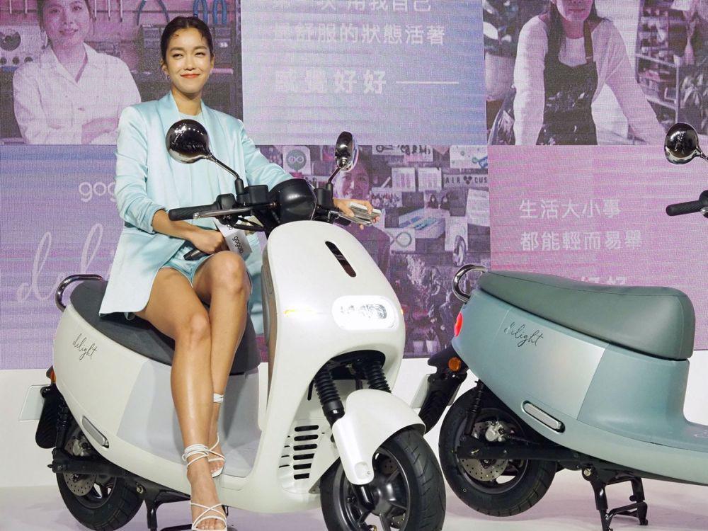 3 Rekomendasi Motor Listrik yang Cocok Untuk Perempuan