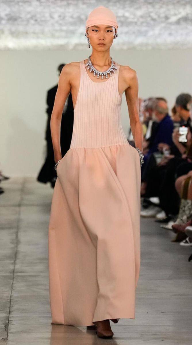 Koleksi Jil Sander di Milan Fashion Week 2023 (Dok. Paolo Lanzi)