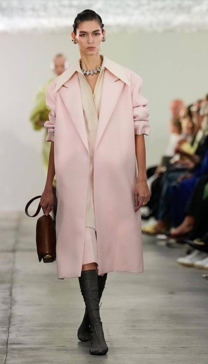 Koleksi Jil Sander di Milan Fashion Week 2023 (Dok. Paolo Lanzi)