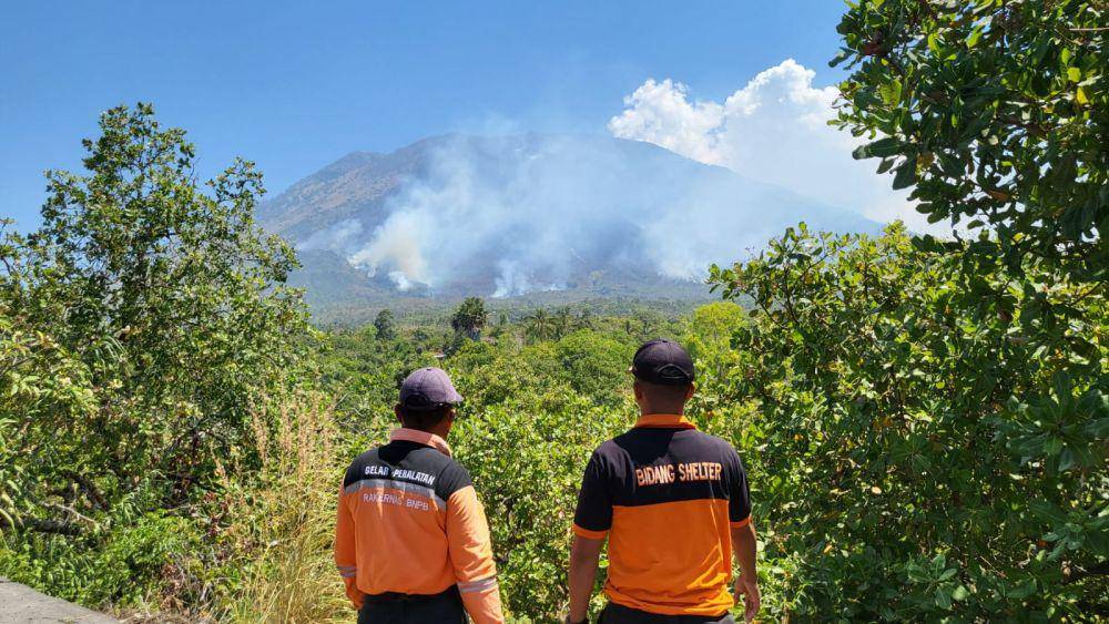 Kebakaran di lereng Gunung Agung. (Dok.IDNTimes/BPBD Karangasem)