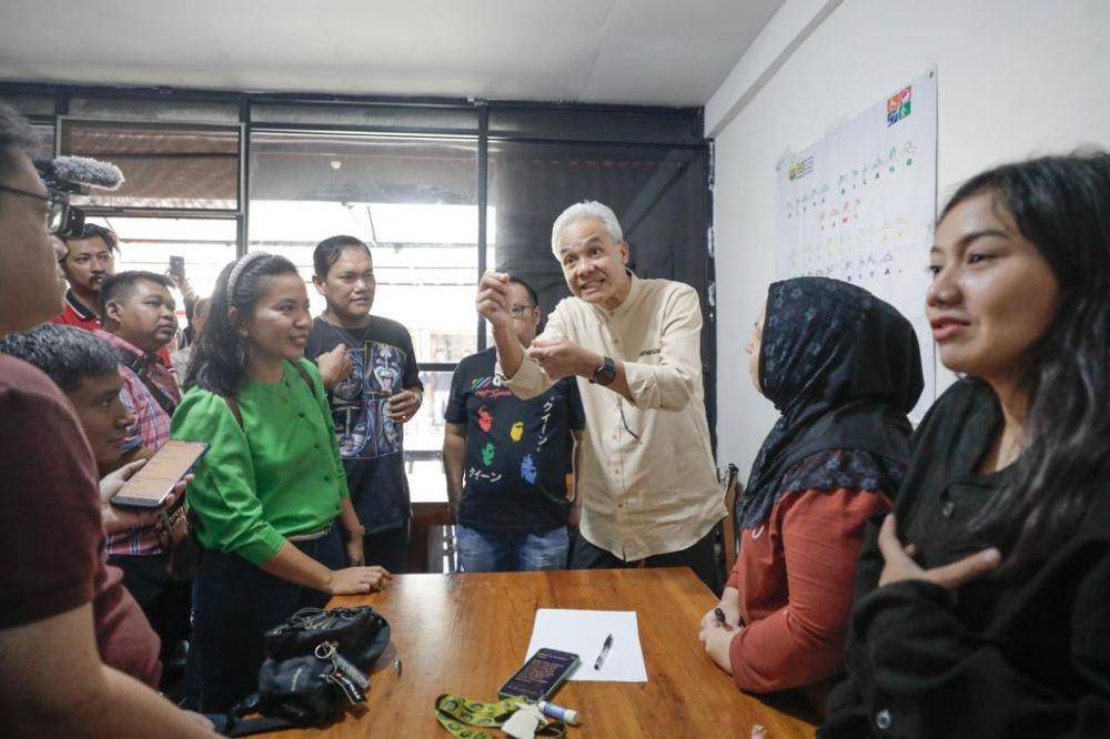 Ganjar Pranowo saat bertemu dengan kaum disabilitas (IDN Times/Istimewa)