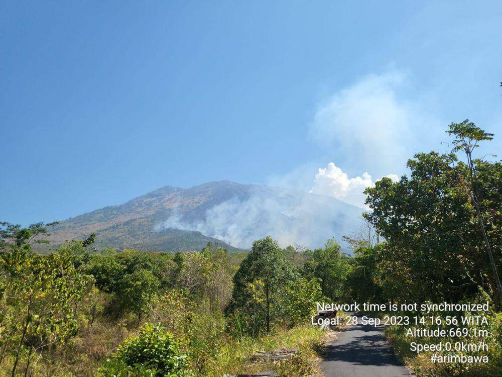 Kebakaran di lereng Gunung Agung. (Dok.IDNTimes/BPBD Karangasem)