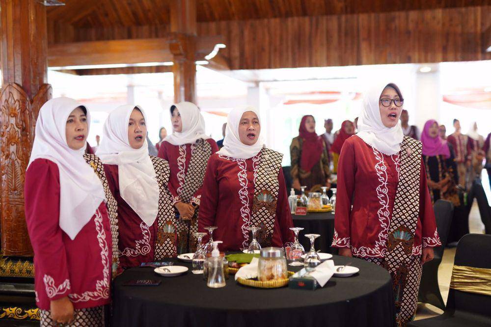 Pertemuan Rutin TP PKK dan organisasi wanita lain se Bakorwil I Madiun di Pendopo Panjalu Jayati pada Kamis (21/9/2023). (Dok. Pemkab Kediri)