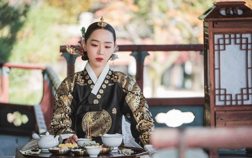 Mr Queen drama Korea tentang kembali ke zaman kerajaan