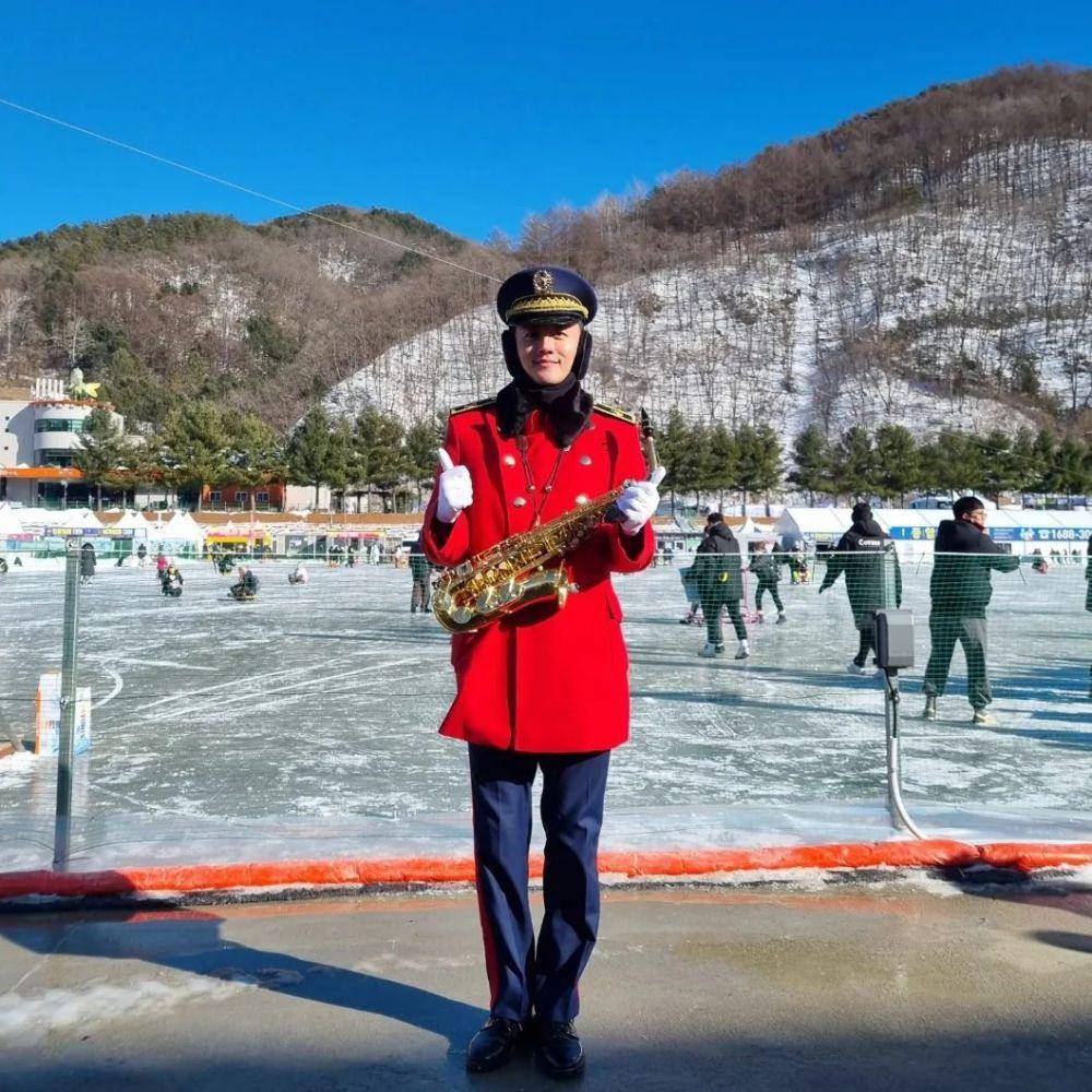 Youngbin SF9 (instagram.com/yb_dkxh)