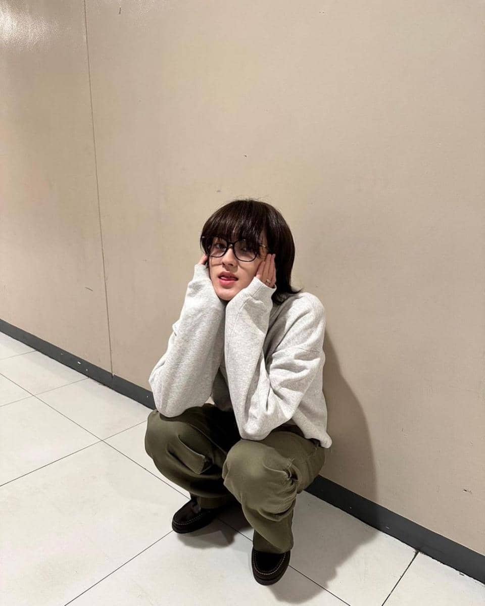 mix and match knitwear ala Haruto TREASURE (instagram.com/yg_treasure_official)