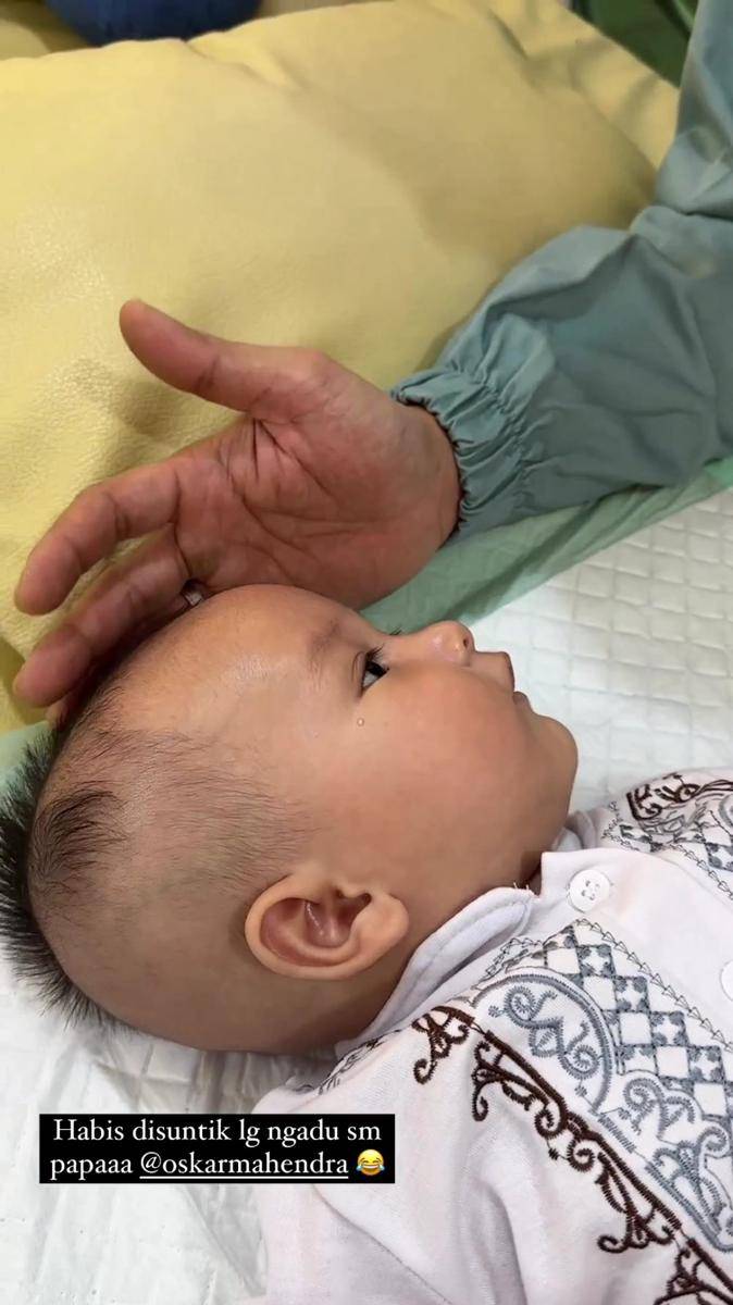 anak kedua Kevin Liliana disunat (instagram.com/kevinlln)