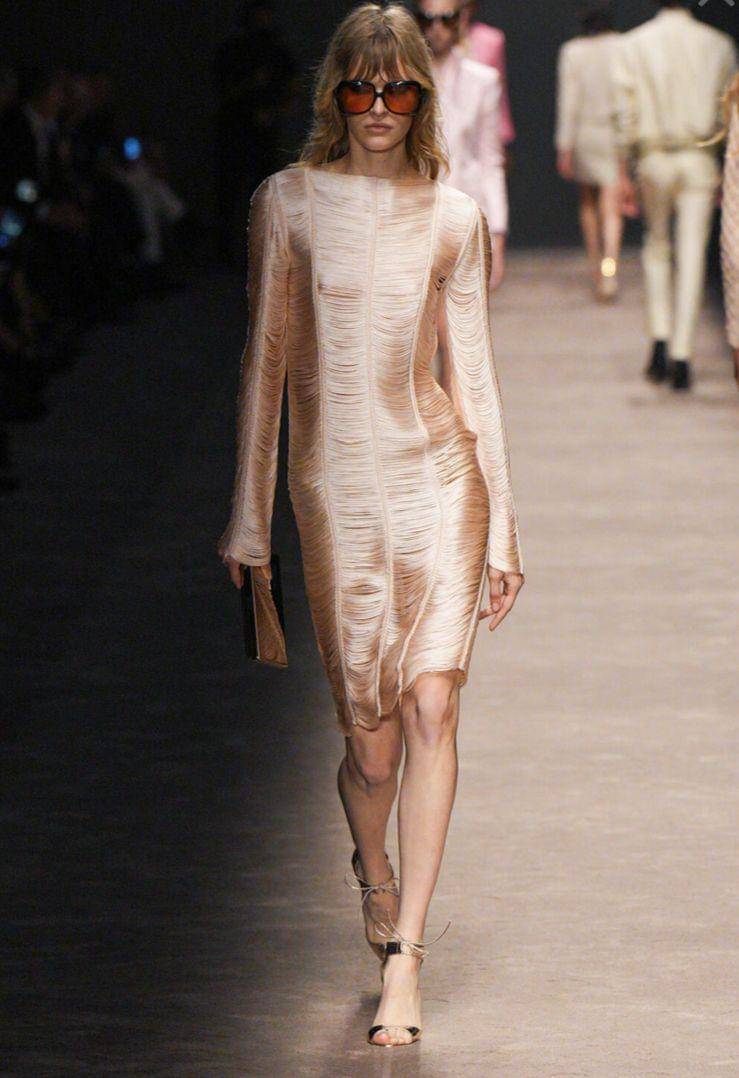 Koleksi Tom Ford SS 2024 di MFW (milanofashionweek.cameramoda)