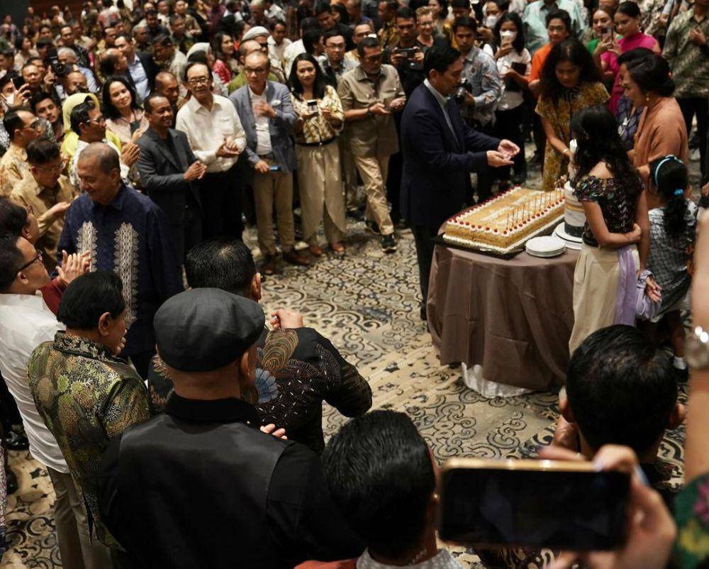 Deddy Corbuzier di ulang tahun Luhut Pandjaitan (instagram.com/mastercorbuzier)