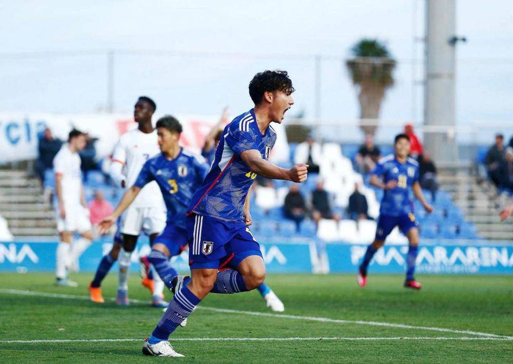 Kein Sato melakukan selebrasi usai mencetak gol. (instagram.com/kein_sato)
