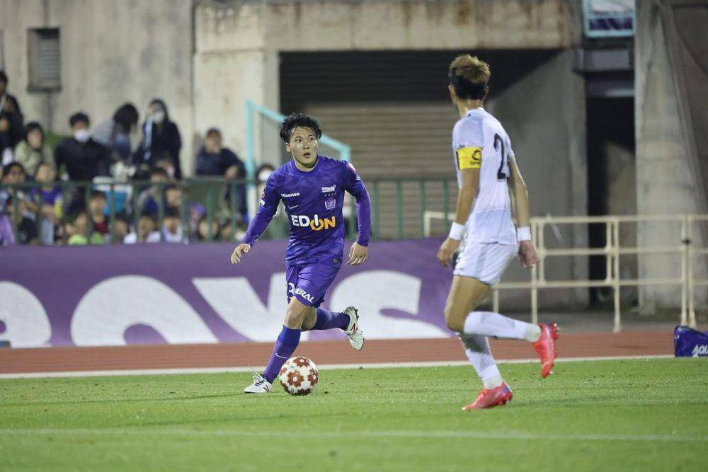 Shun Ayukawa (kiri) saat sedang beraksi di lapangan. (instagram.com/shun10sfc)