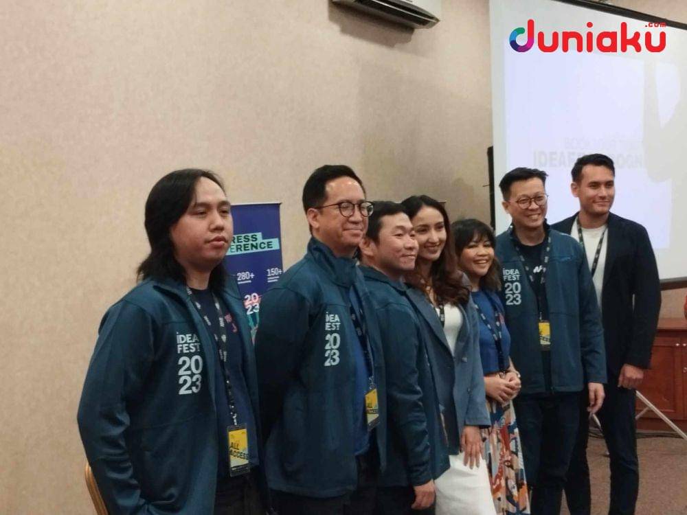 [Ki-Ka] Ben Soebiakto - Co-Founder & Co-Chairman IdeaFest, David Irianto - Co-founder/Co-curator of Greatmind.id/Idelaju/Simpul/TEDxJakarta, Nadia Alaydrus - TikTok Content Creator, Desy Batchir - Co-Chairman IdeaFest, Hartono Sugianto - Festival Director IdeaFest 2023, Arifin Putra - Angel Investor. (Dok. Magnifique Indonesia)