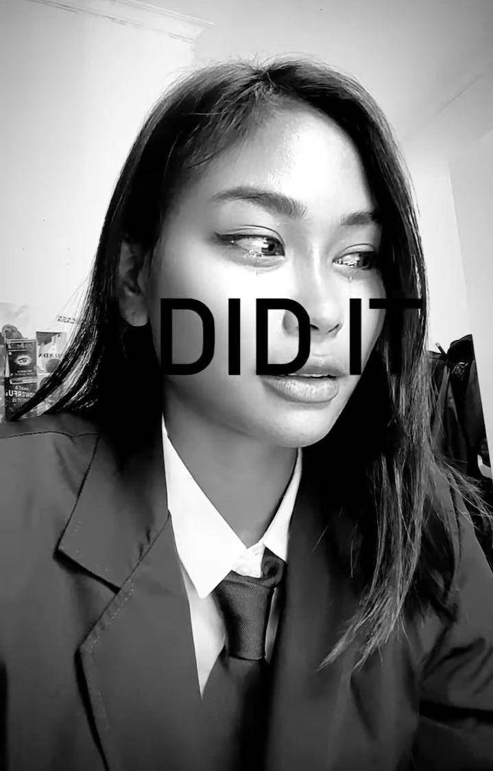 Sarah Tumiwa sidang skripsi (Instagram.com/sarahtumiwa)