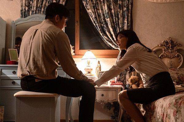 cuplikan Ji Chang Wook dan Lim Se Mi di drakor The Worst of Evil (dok. Disney+ Korea/The Worst of Evil)