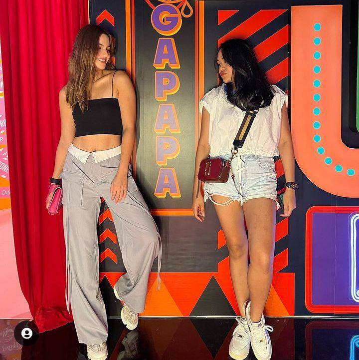 Crop top ala Nia Ramadhani (Instagram.com/ramadhaniabakrie)