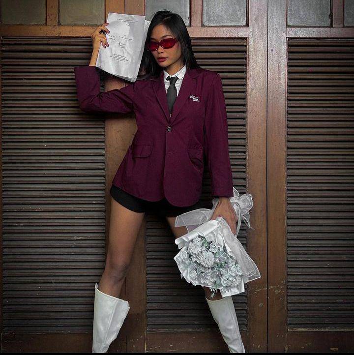 Sarah Tumiwa sidang skripsi (Instagram.com/sarahtumiwa)