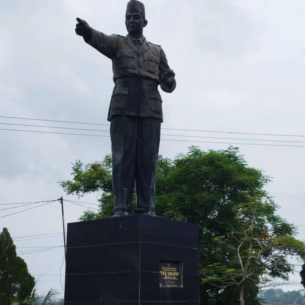 Tugu Soekarno Palangkaraya (instagram.com/ninabanget)
