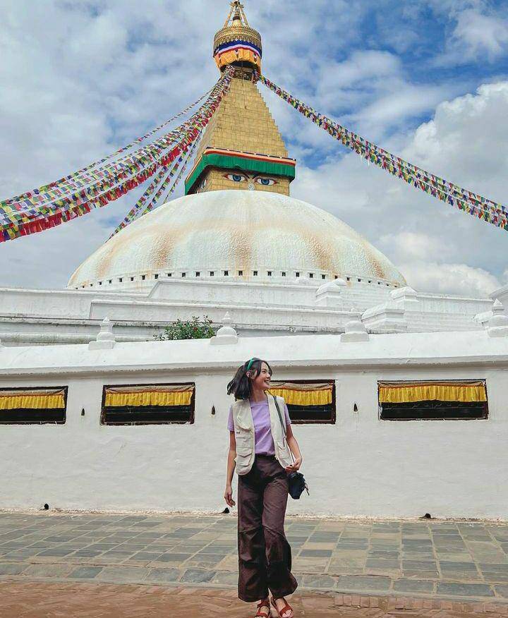 potret liburan Della Dartyan di Nepal, keliling Kathmandu (instagram.com/delladartyan)