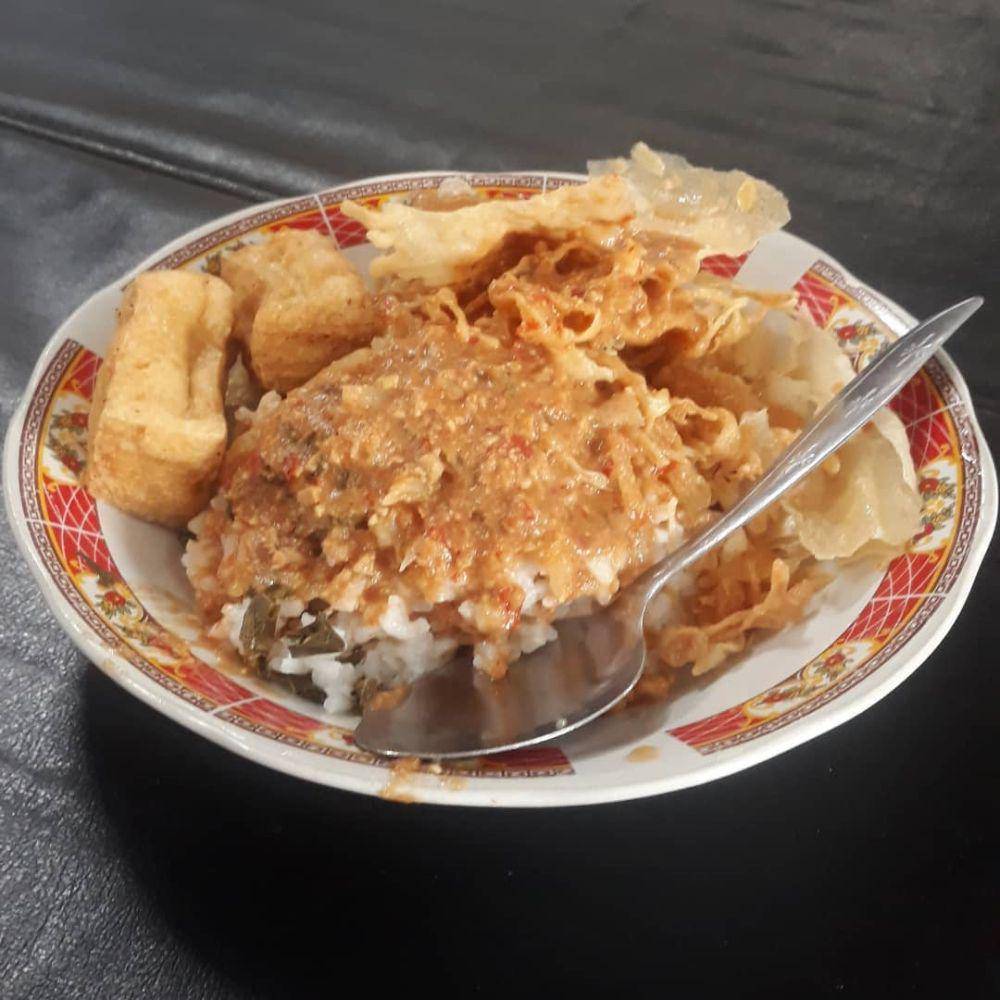 Pecel Mbah Mursinem (Instagram.com/kepo_kulinerkediri)