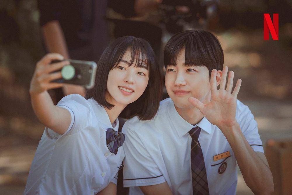 Jeon Yeo Bin dan Kang Hoon di KDrama A Time Called You (instagram.com/netflixkr)
