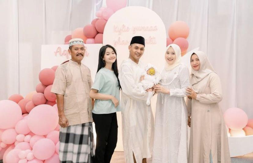 7 Potret Akikah Kylie Yumnaa Anak Pertama Yeni Inka dan Khrisna Shakti