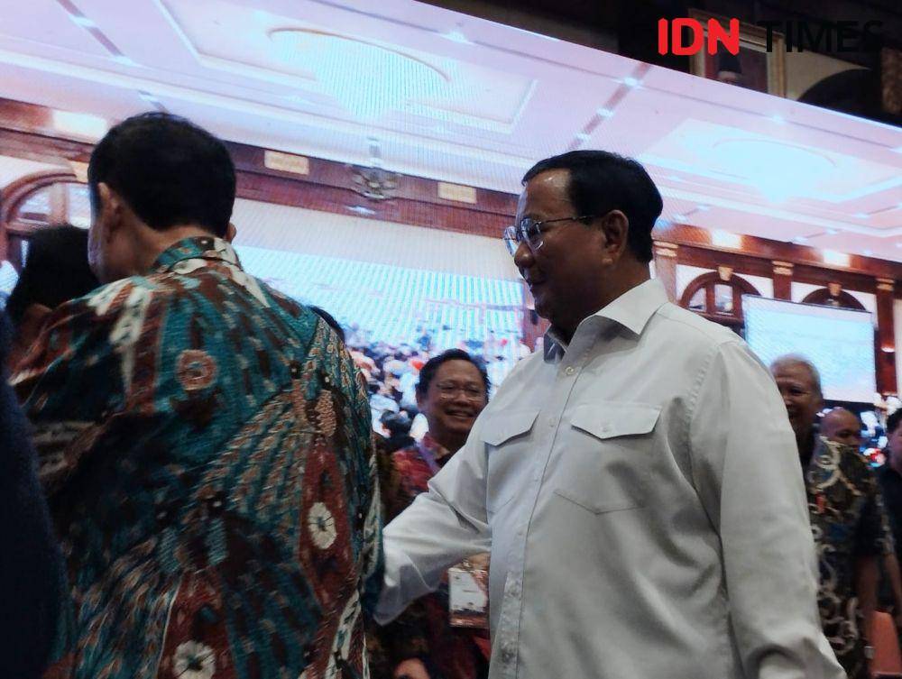 Menteri Pertahanan (Menhan) Prabowo Subianto menghadiri seminar nasional kebangsaan bersama 1.000 guru besar, rektor dan cendekiawan se-Indonesia. (IDN Times/Trio Hamdani)