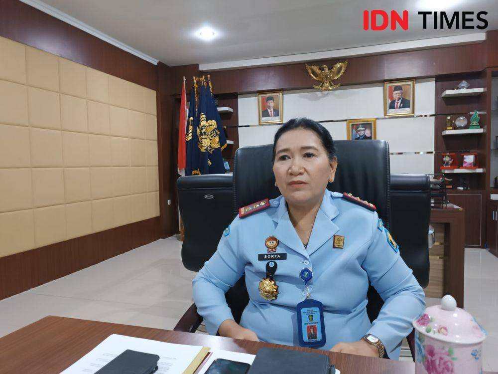 Sosok Kakanwil Kemenkumham Lampung, Sorta Delima Lumban Tobing. (IDN Times/Tama Yudha Wiguna).