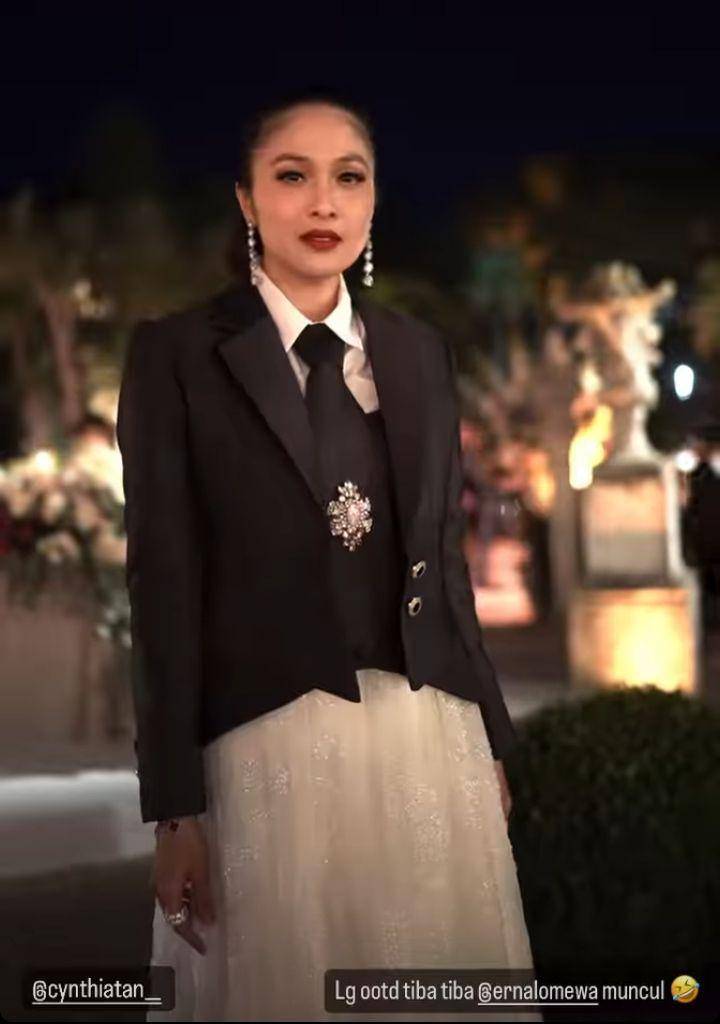 Sandra dewi dan suami kondangan di Prancis (Instagram.com/sandradewi88)