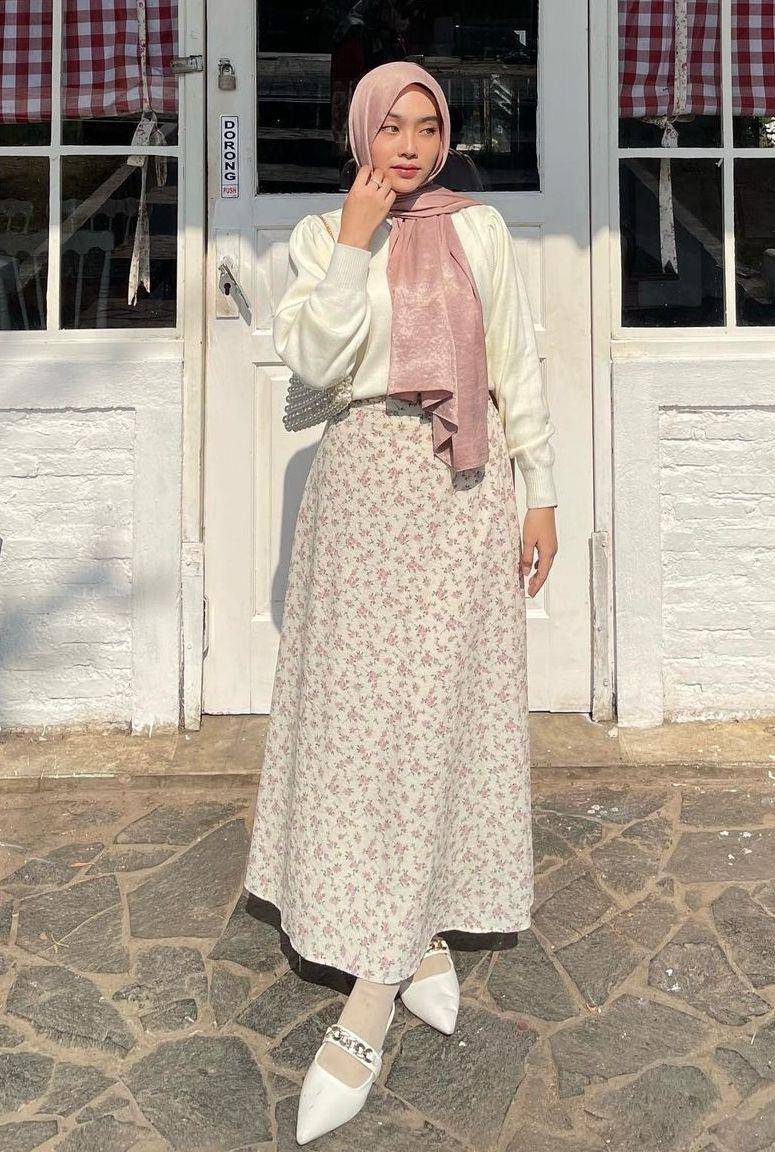 OOTD hijab pink (instagram.com/arclunapasha)