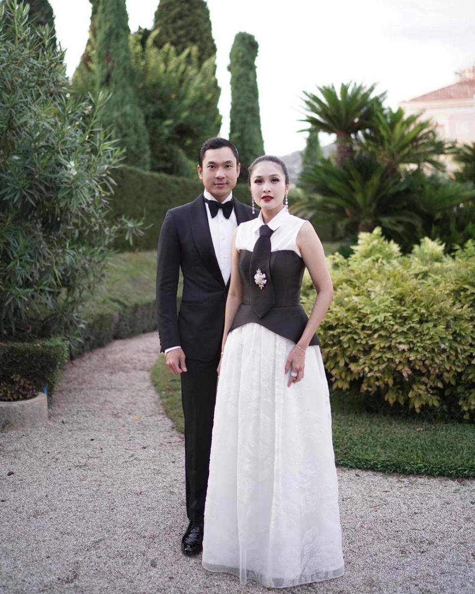 Sandra dewi dan suami kondangan di Prancis (Instagram.com/sandradewi88)