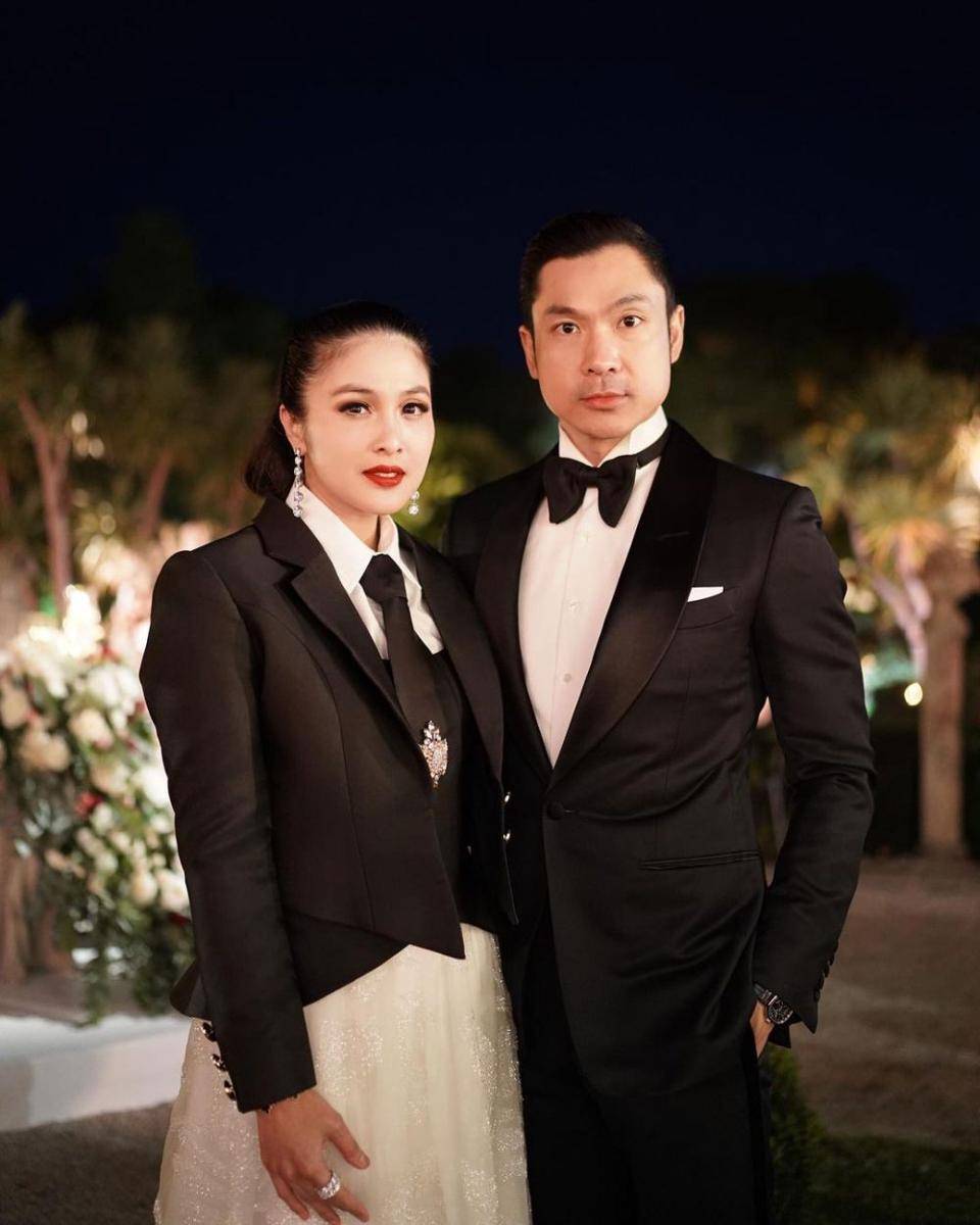 Sandra dewi dan suami kondangan di Prancis (Instagram.com/sandradewi88)