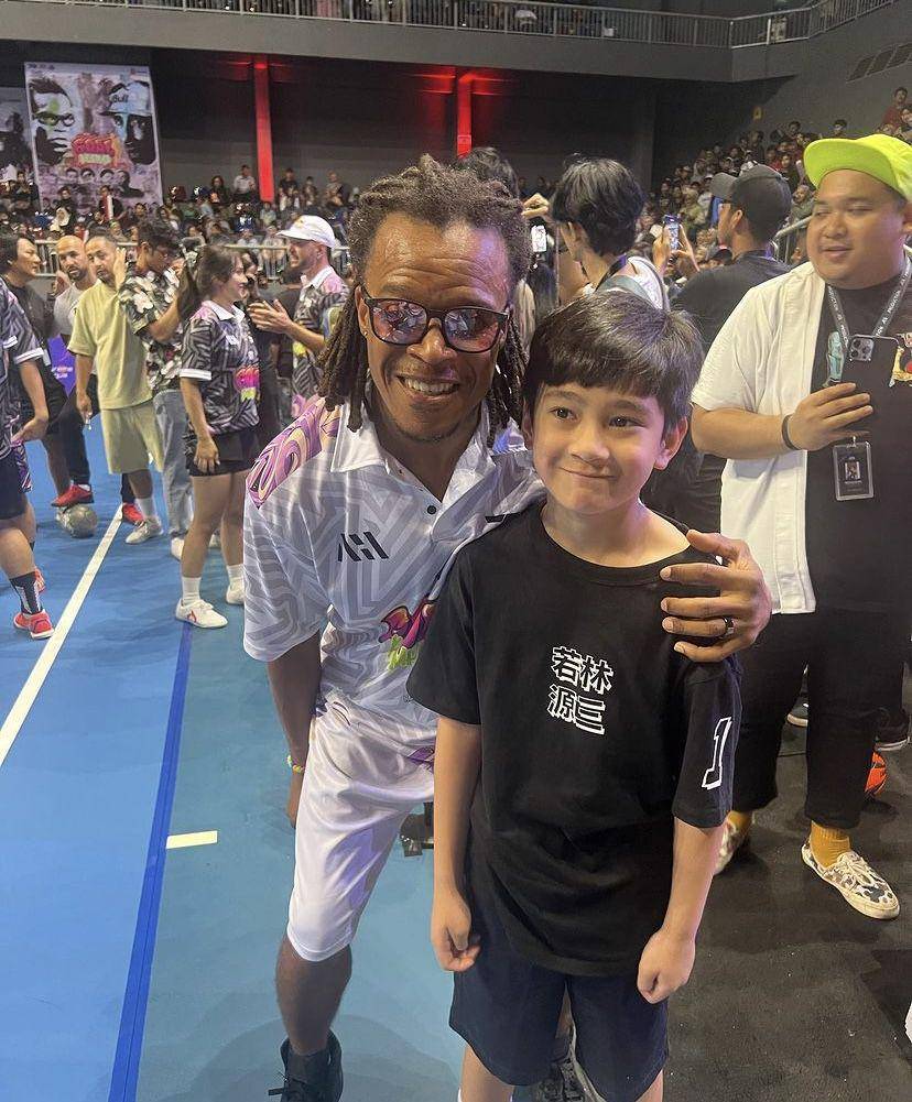 potret artis foto bareng Edgar Davids (Instagram.com/raffinagita1717)