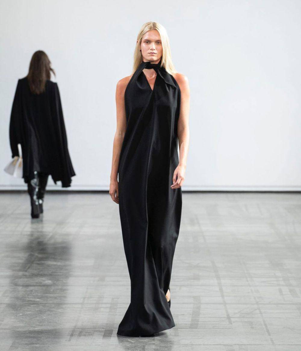 Koleksi Marie Adam-Leenaerdt di Paris Fashion Week 2023 (instagram.com/marlastar)