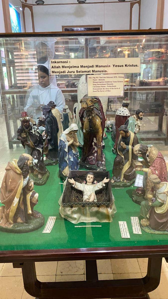 Salah satu sudut museum suster OSF yang letaknya di kompleks Gedung Susteran Gedangan Semarang menampilkan replika kelahiran Yesus Kristus. (IDN Times/Dok Semai #4)