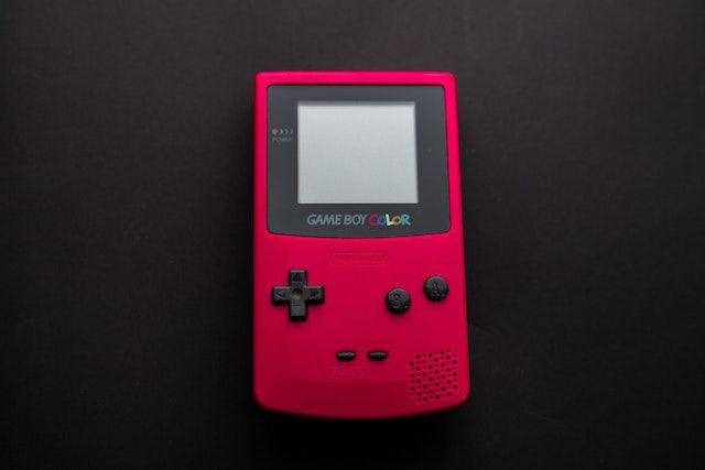 Nintendo Game Boy Color (pexels.com/@jibarofoto)