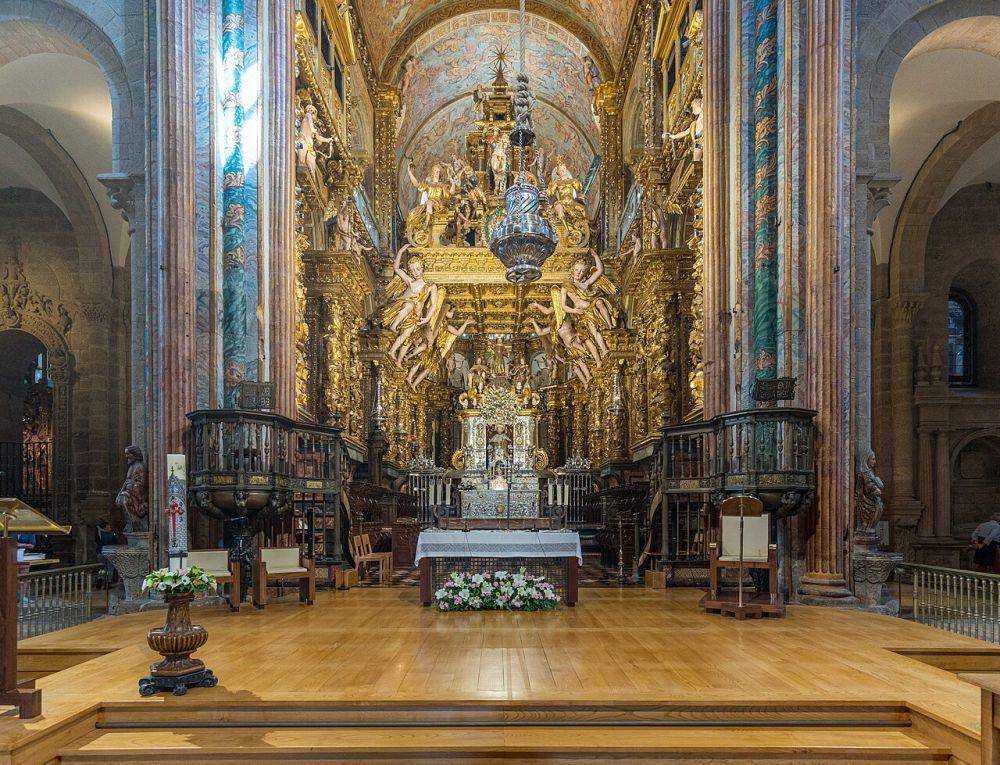 potret altar utama Katedral Santiago de Compostela (commons.wikimedia.org/Fernando Pascullo)