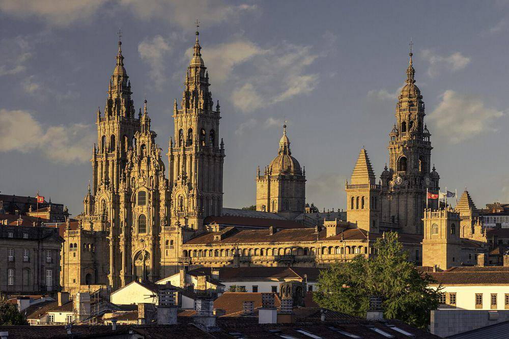 potret kompleks Katedral Santiago de Compostela Spanyol yang megah (commons.wikimedia.org/Fernando Pascullo)