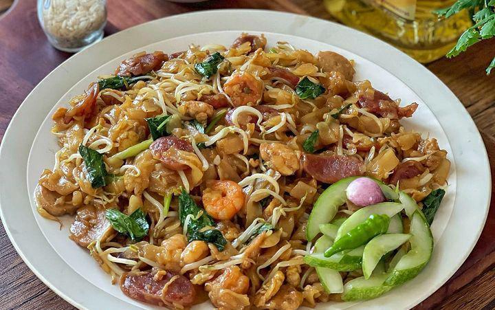 Resep Kwetiau Goreng Ayam ala Solaria, Topping Lengkap Rasanya Lezat