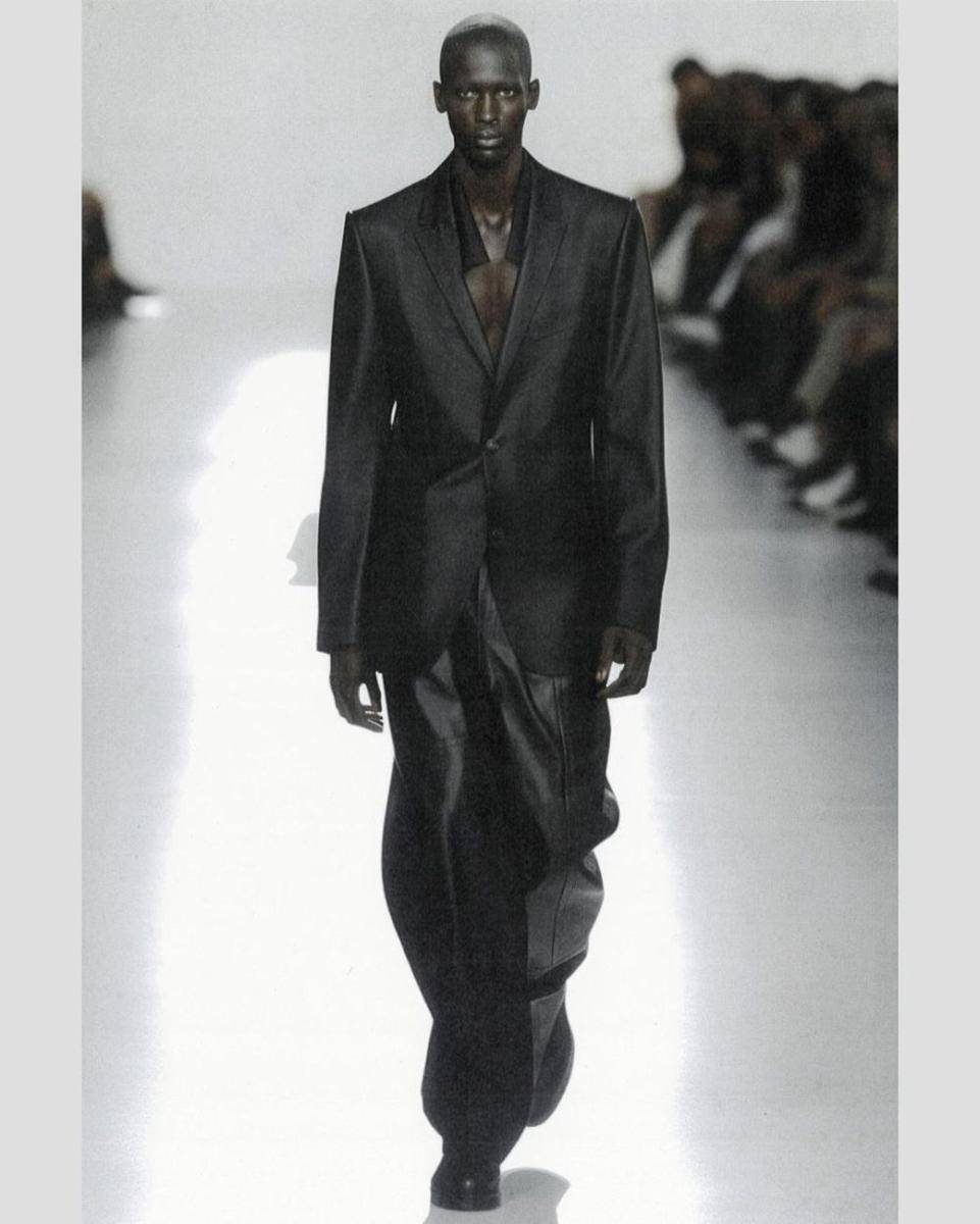 Koleksi Spring/Summer 2024 Heliot Emil di Paris Fashion Week 2023. (instagram.com/heliot_emil)
