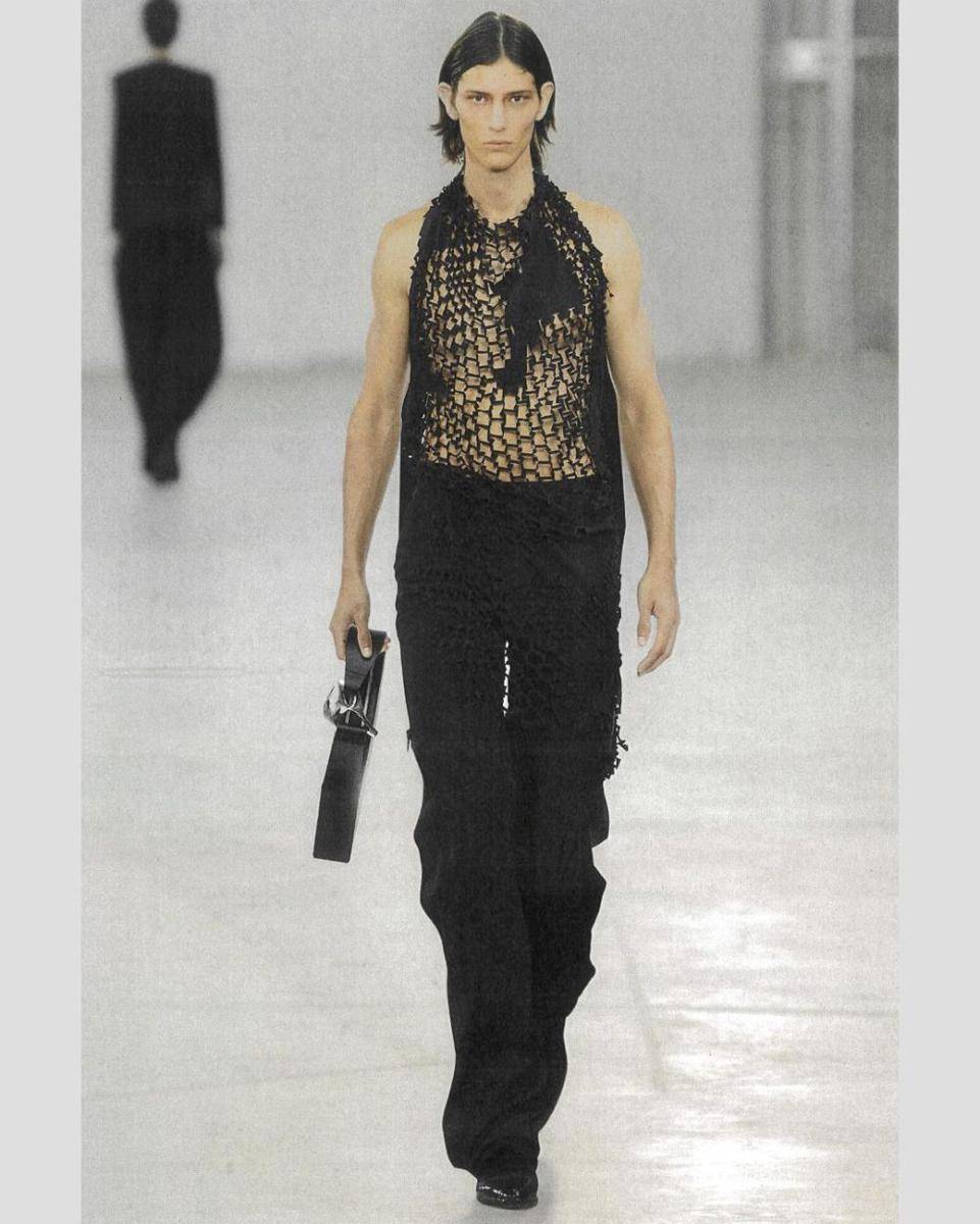 Koleksi Spring/Summer 2024 Heliot Emil di Paris Fashion Week 2023. (instagram.com/heliot_emil)