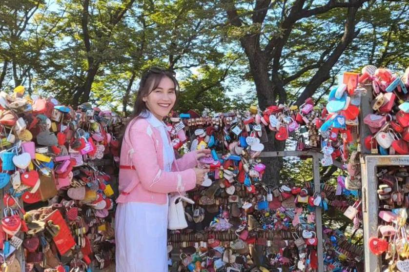 Ayu Ting Ting ke Namsan Tower (Instagram.com/ayutingting92)