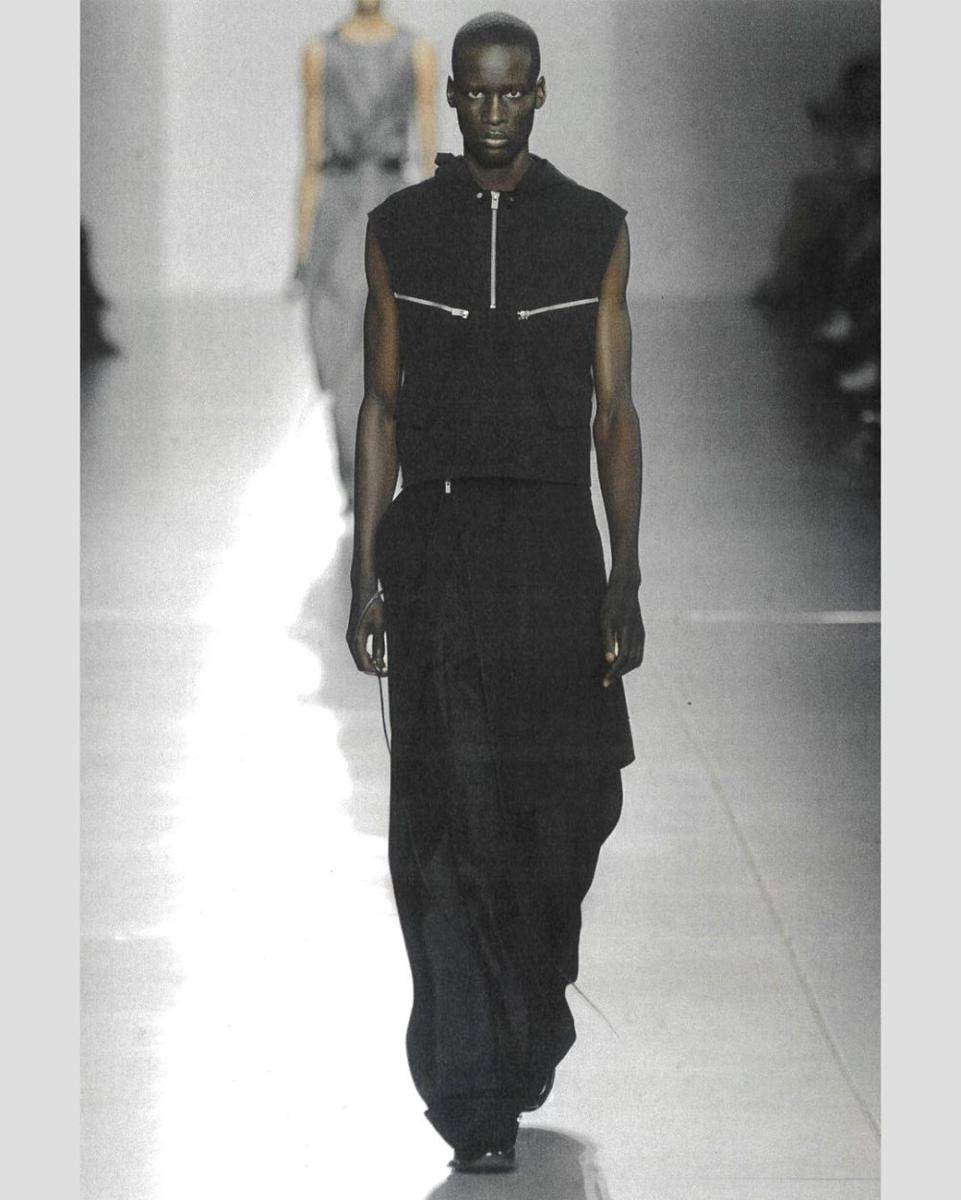 Koleksi Spring/Summer 2024 Heliot Emil di Paris Fashion Week 2023. (instagram.com/heliot_emil)