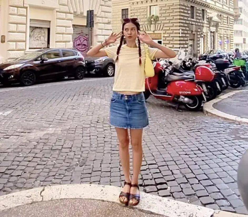 Gaya kepang dua Yuki Kato (Instagram.com/yukikt)